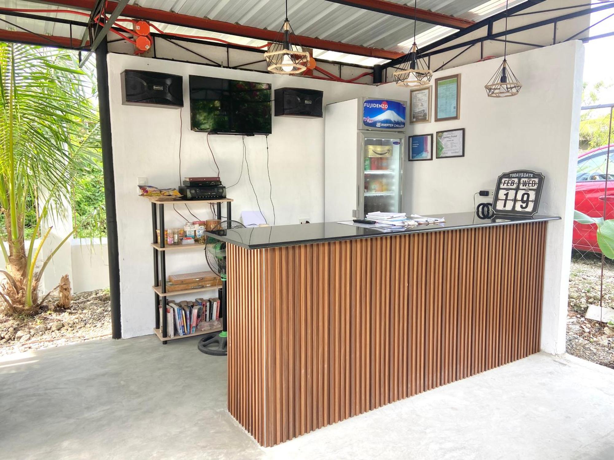 Coconut Inn Moalboal Exterior photo