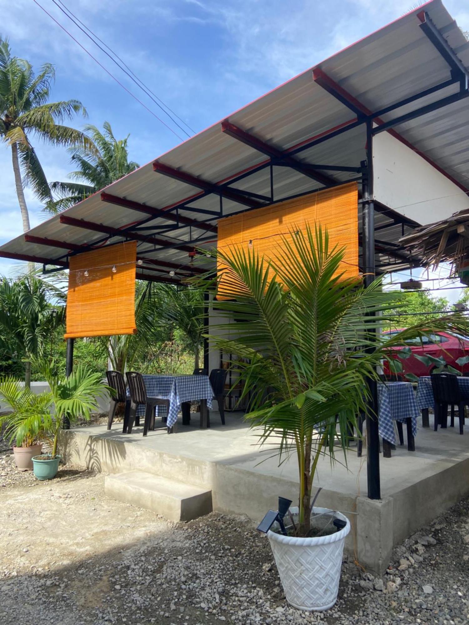 Coconut Inn Moalboal Exterior photo