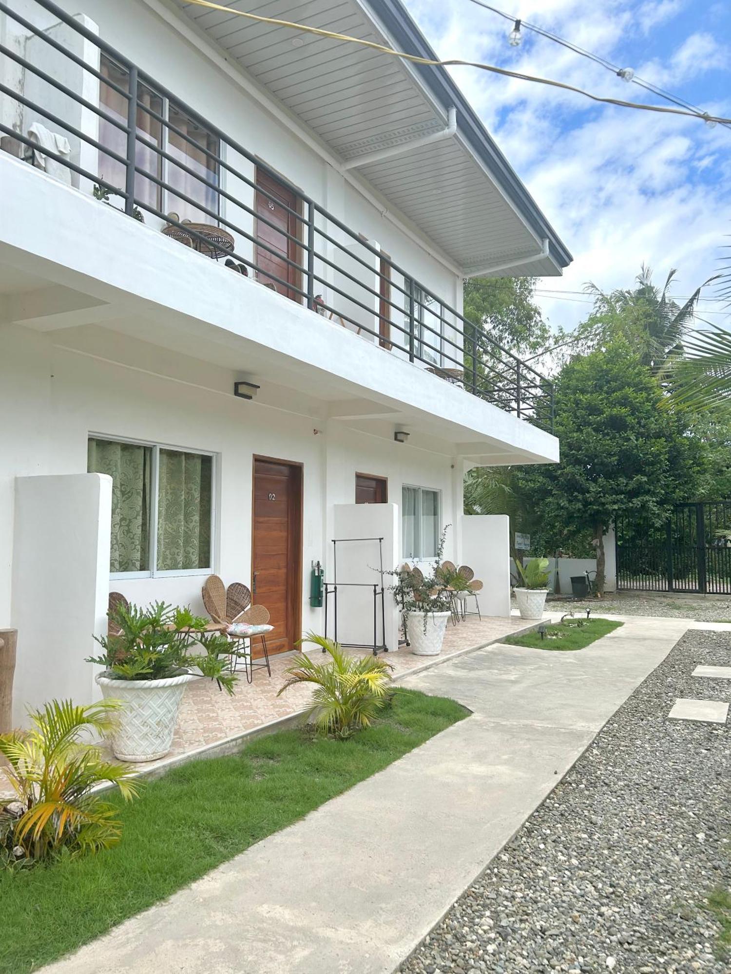 Coconut Inn Moalboal Exterior photo
